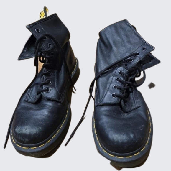 Dr. Martens - Picture 1 of 5